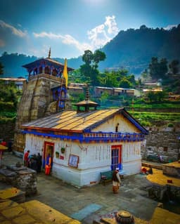 Triyuginarayan Temple Image